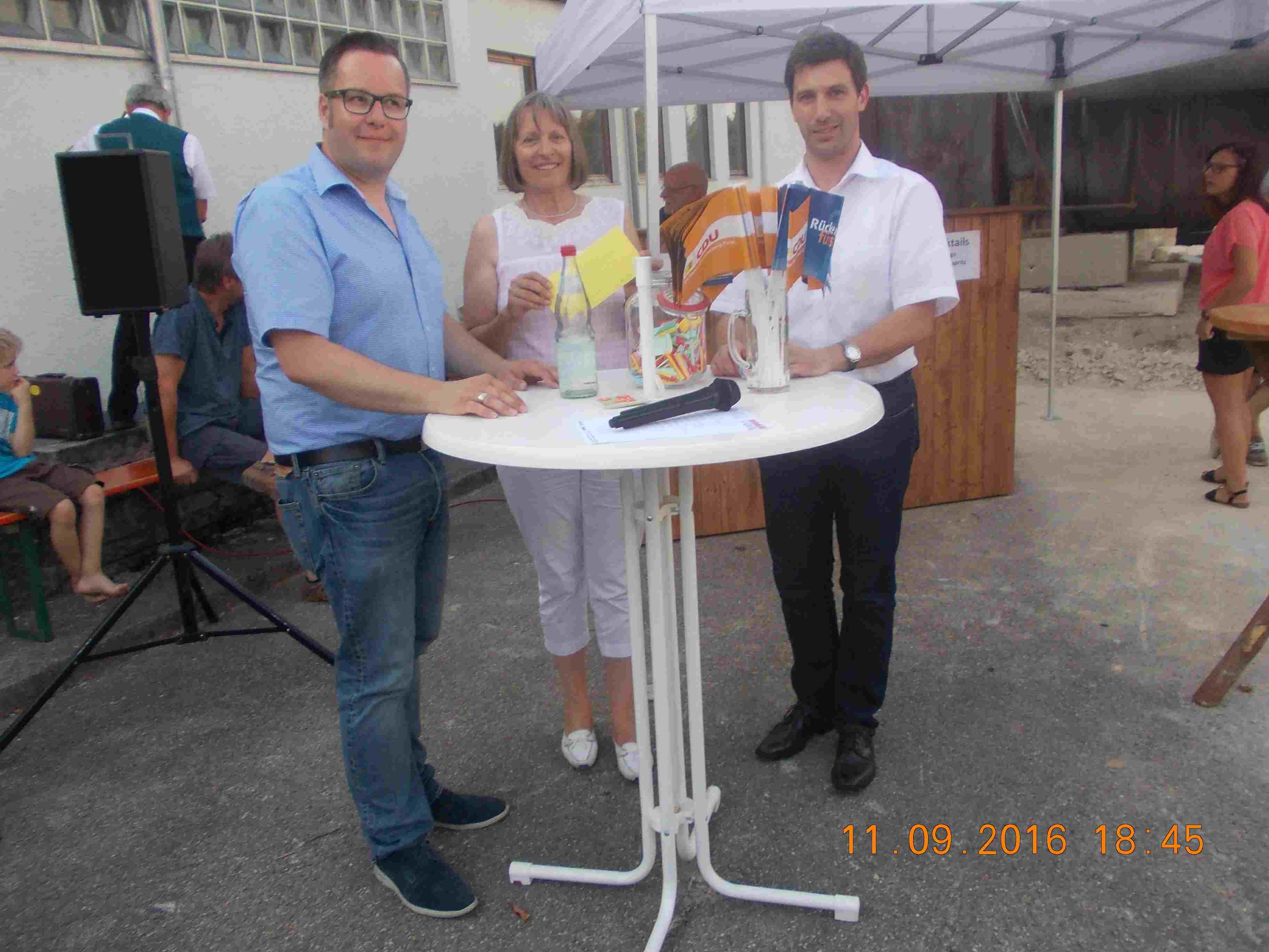 Andreas Joos mit Rosalinde Kottmann und Christoph Hald (von links nach rechts)